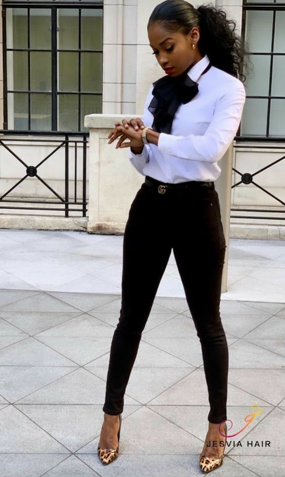 Womens Business Outfit With Sneakers, Dressy Looks For Black Women, Junior Business Casual Outfits, Professor Outfits Black Women, Easy Sophisticated Outfits, Black And White Work Outfit Office Wear, Paralegal Outfits Black Women, Executive Black Woman Outfit, White Shirt Formal Outfit Women