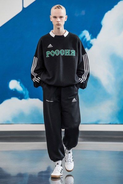 Gosha Rubchinskiy Adidas, Yekaterinburg Russia, Football Streetwear, Gosha Rubchinskiy, Levis Vintage, 80s And 90s Fashion, Golf Fashion, Mens Winter Fashion, Fall Fashion Trends