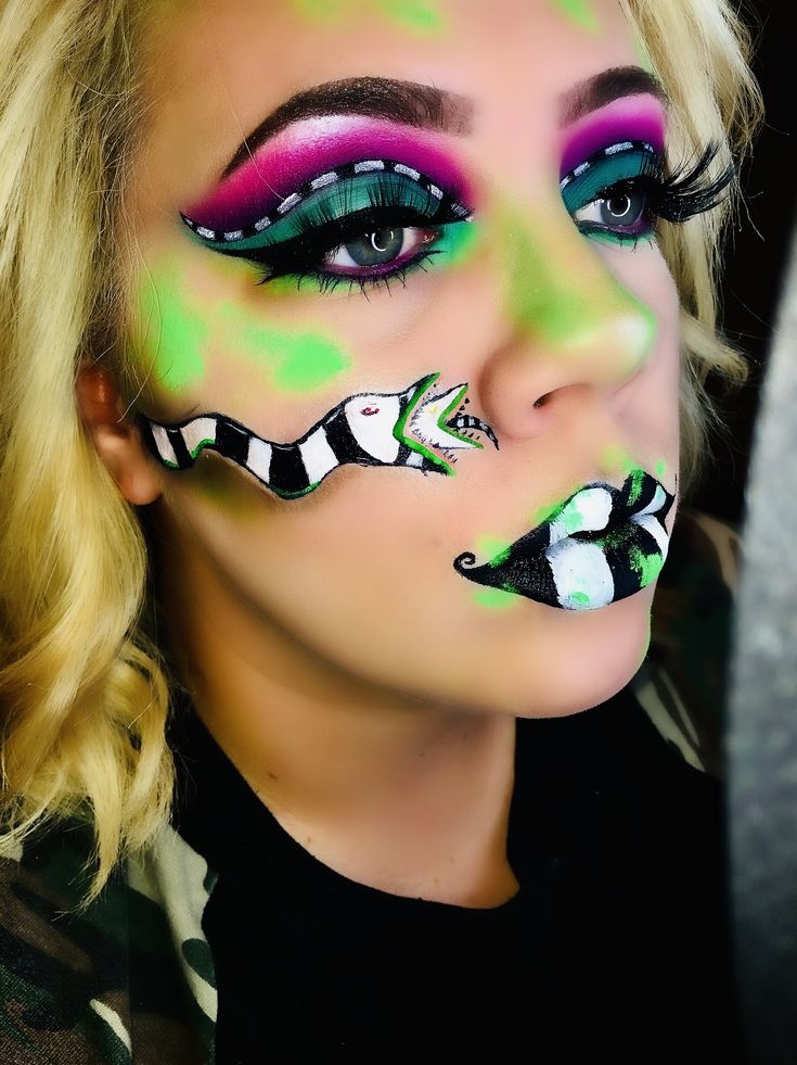 Beetle Juice, Maleficent Makeup, Halloween Face Paint Designs, Beetlejuice Makeup, Halloween Juice, Beetlejuice Sandworm, Beetlejuice Costume, Holloween Makeup, Beetlejuice Halloween