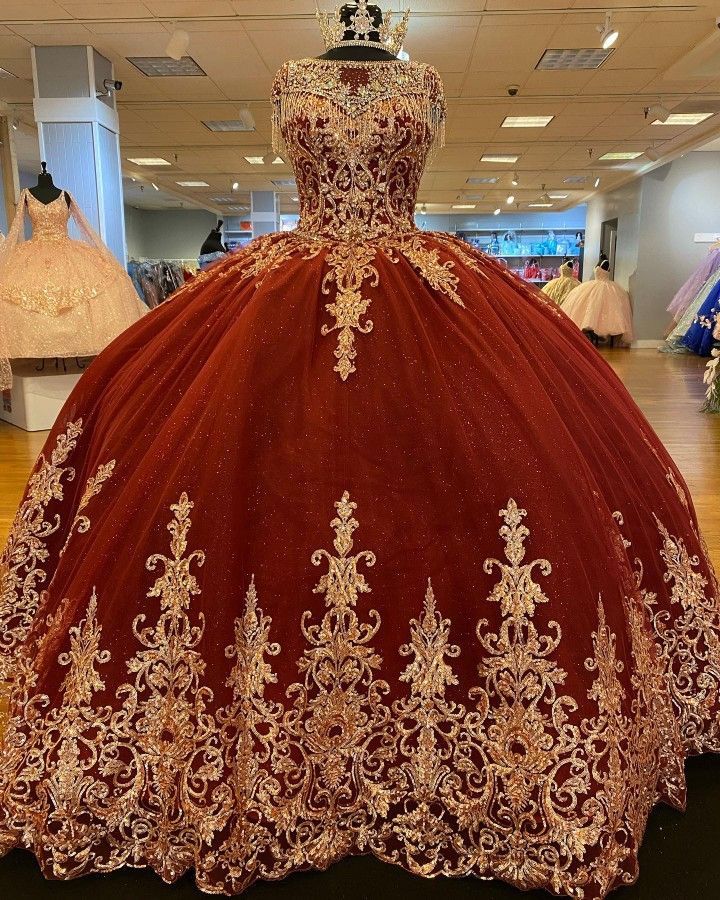 Red N Gold Quince Dresses, Quince Royalty Theme, Quince Dresses Burgundy And Gold, Burnt Orange Quinceanera Dress, Red And Gold Dama Dresses, Quinceanera Dresses Burgundy And Gold, Dark Red And Gold Quinceanera Dresses, Burgundy Red Quince Dresses, Red And Gold Sweet 16 Dresses