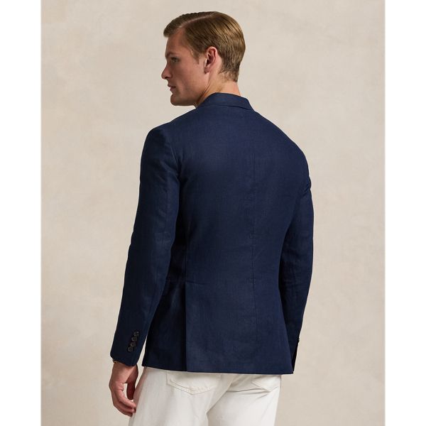 Our Polo Soft sport coat puts a modern spin on classic preppy style with a natural shoulder slightly structured chest and partial lining. This version is crafted with lightweight linen fabric custom-developed for Ralph Lauren. Classic Preppy Style, Soft Tailoring, Classic Preppy, Linen Suit, Sport Coat, Preppy Style, Linen Fabric, The Man, Mens Polo