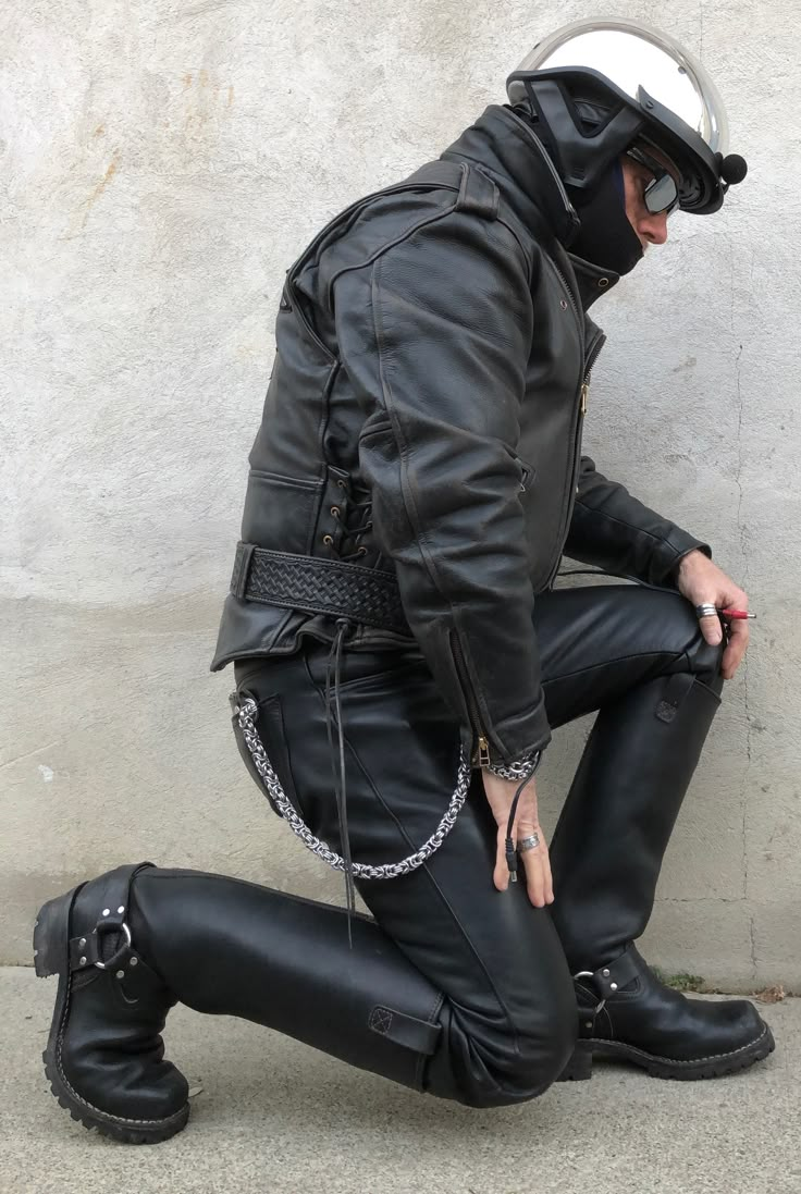 Today’s ride to work look. Harness Boots Men, Skinhead Boots, Motorcycle Leathers Suit, Leather Fashion Men, Bike Leathers, Buckaroo Boots, Mens Leather Clothing, Engineer Boots, Leather Gear