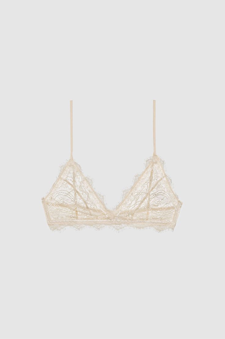 Chic Lace Bra With Lace Closure, Elegant Triangle Top Bra With Delicate Straps, Chic Lace Bra With Lace Trim, Delicate Lace Bra With Lace Closure, Elegant Seamless Triangle Bra, Delicate Lace Bra With Lace Trim, Elegant Triangle Top Bra With Lace Trim, Feminine Low-cut Bra With Delicate Straps, Elegant Triangle Top Bra With Delicate Lace