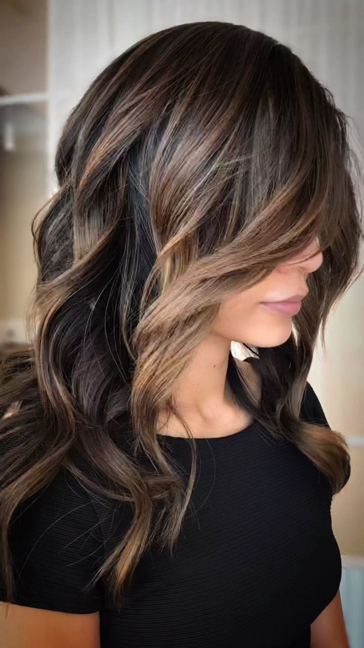 Fall Brunette Hair Color Balayage 2024, Blonde Carmel Highlight, Fall Bayalage Brunette, Brunette Foilayage, Fall Balayage Brunette, Dimensional Brunette Balayage, Fall Balayage, Trendy Fall Hair Color, Rambut Brunette