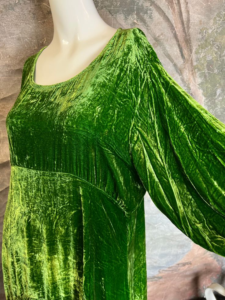 Betty Hadikusumo Fall/Winter Collection 5413 SG Silk Velvet Dress in Kelly Green Measurements 80% Rayon 20% Silk True to size Highest quality fabric and construction. Proudly made here in the USA Love Betty's items and they will definitely love you back. I know, I've worn my cherished pieces for many years. Green Bishop Sleeve Dress For Fall, Green Bishop Sleeve Dresses For Fall, Silk Velvet Dress, Fall Winter Collection, Silk Velvet, Kelly Green, Velvet Dress, Winter Collection, Green Dress