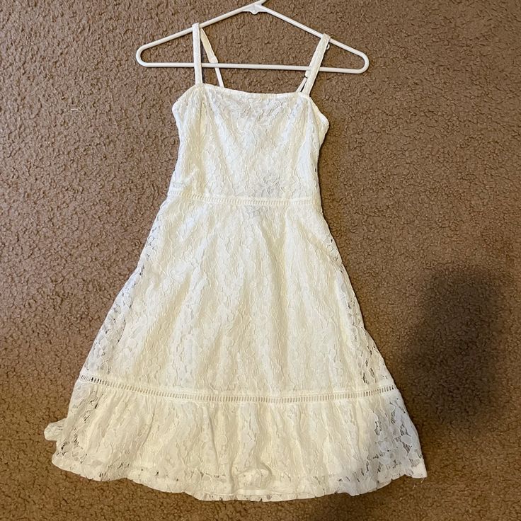 Never Worn, With Tags Casual Knee-length Lace Dress, Casual Fitted Lace Dress For Day Out, Fitted Casual Lace Dress For Day Out, Casual Lace Sundress Fitted, Hollister Dress, Pineapple Dress, Red And White Dress, Red Sweater Dress, Long Sundress