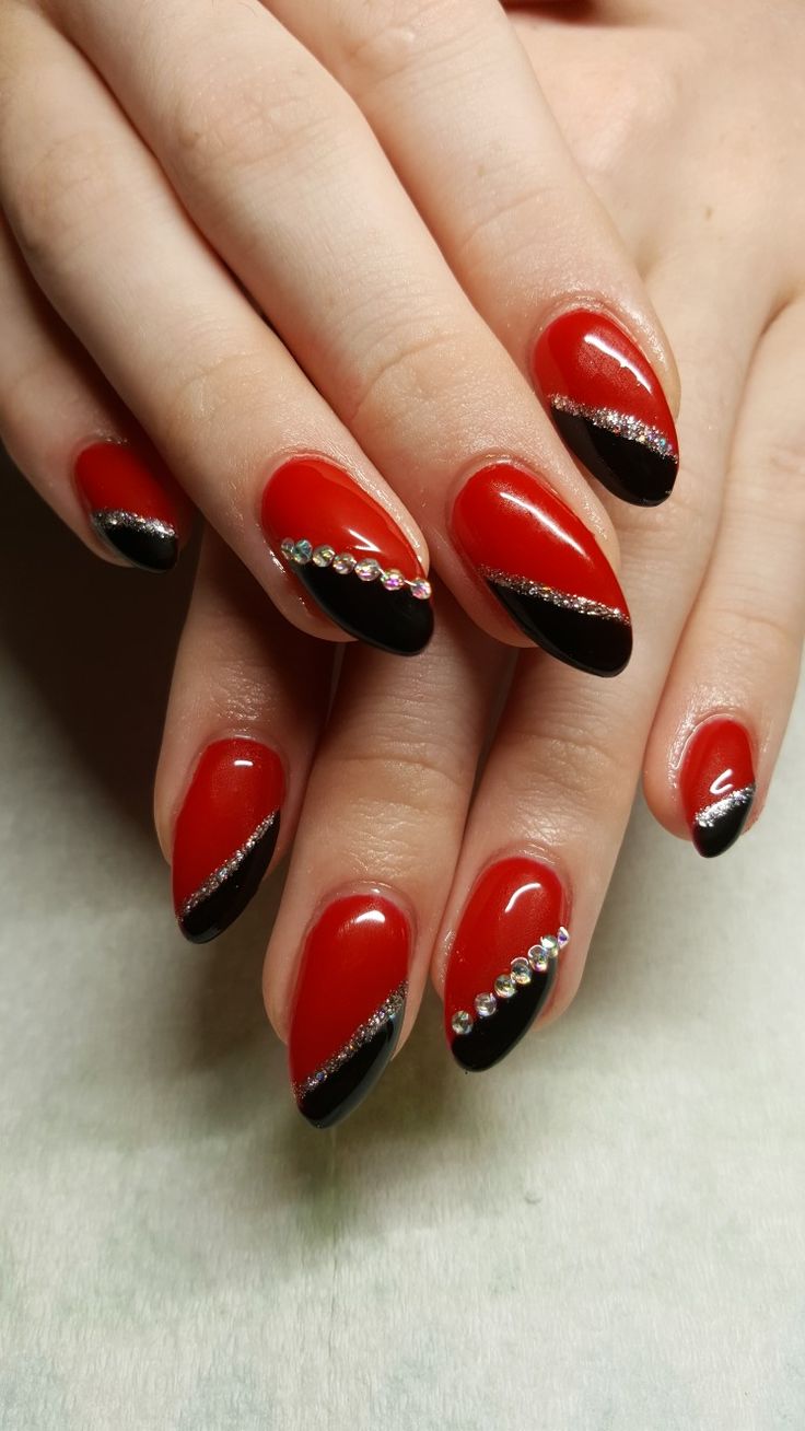 Red And Black Nail, Rose Gold Nails Design, Red And Gold Nails, Beach Nail Art, Unghie Sfumate, Art Deco Nails, Gold Nail Designs, Rose Gold Nails, Pretty Nail Art Designs