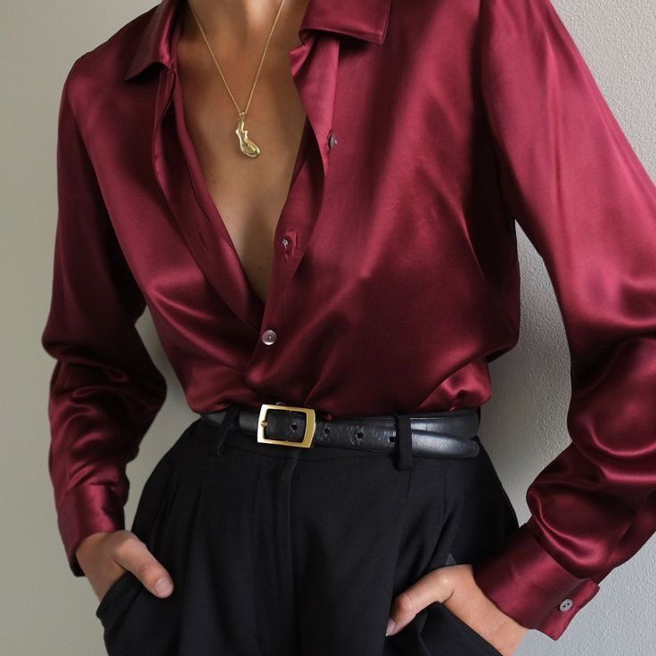 la femme dans l’art on Twitter: "satin blouses… " Silk Long Sleeve Blouse, Satin Bluse, Burgundy Blouse, Chique Outfits, Look Retro, Outfit Trends, Black Women Fashion, Mode Inspo, 가을 패션