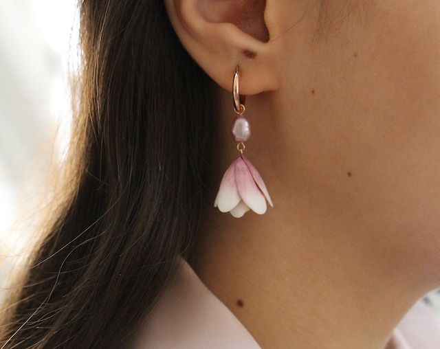 AlegoriaJewellery - Etsy Switzerland Pink Pearl Earrings, Pink Pearls, Earrings Rose Gold, Bridal Earrings Pearl, Silver Earrings Handmade, Polymer Jewelry, Earrings Flower, Flower Accessories, Rose Earrings