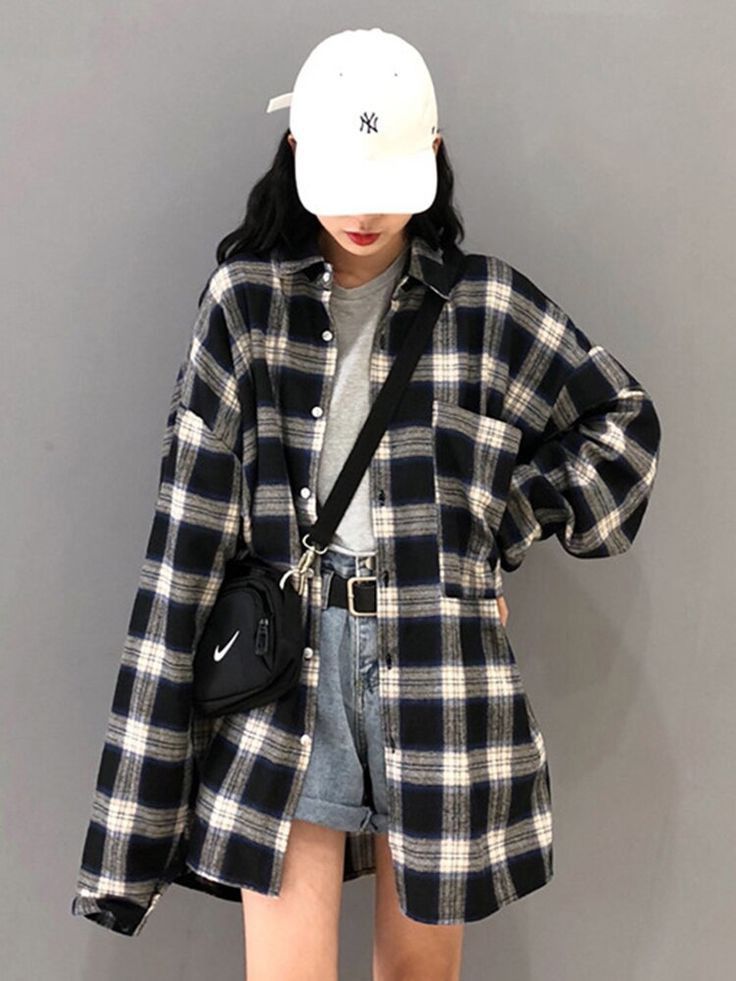 Checkered Long Sleeves Outfit, Checkered Shirt Outfit Women, Oversized Plaid Shirt Outfit, Black Plaid Outfit, Oversized Outfit Ideas, Checkered Shirt Outfit, Blouses 2020, Checked Shirt Outfit, Plaid Jacket Outfit