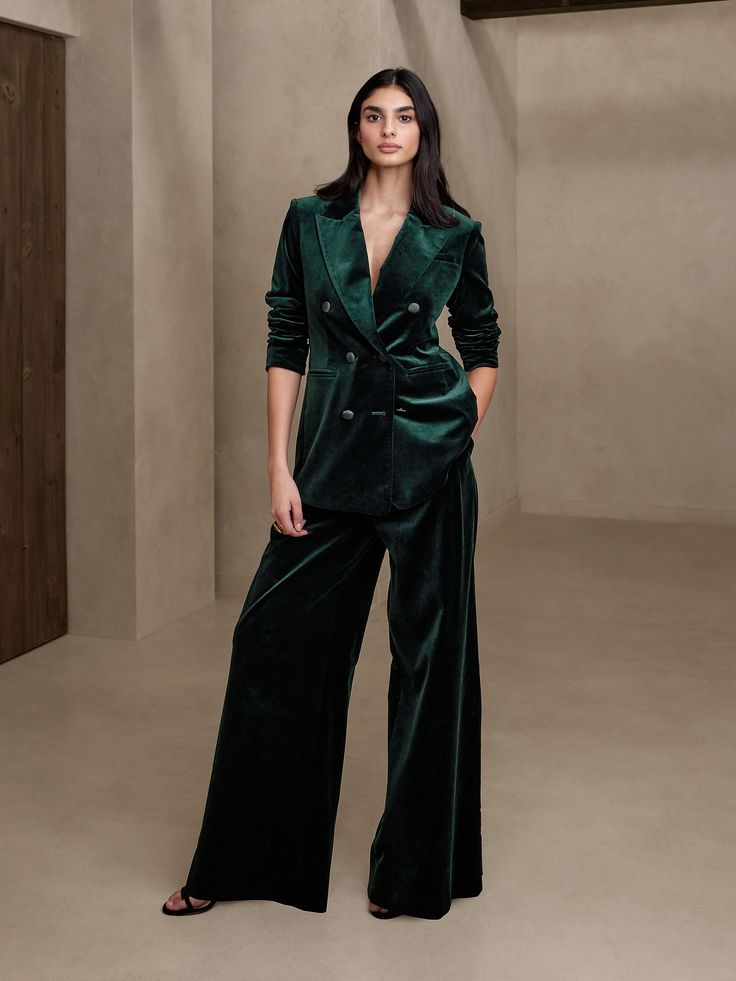 Veluro Oversized Velvet Blazer | Banana Republic Formal Velvet Dresses, Velvet Dresses Formal, Black Velvet Suit Dress, Winter Gala Dress Velvet, Alternative Wedding Clothing, Dark Green Formal Dress Velvet, Jacket Dress Wedding Guest, Green Velvet Dress Long Formal, Velvet Dress With Shaw