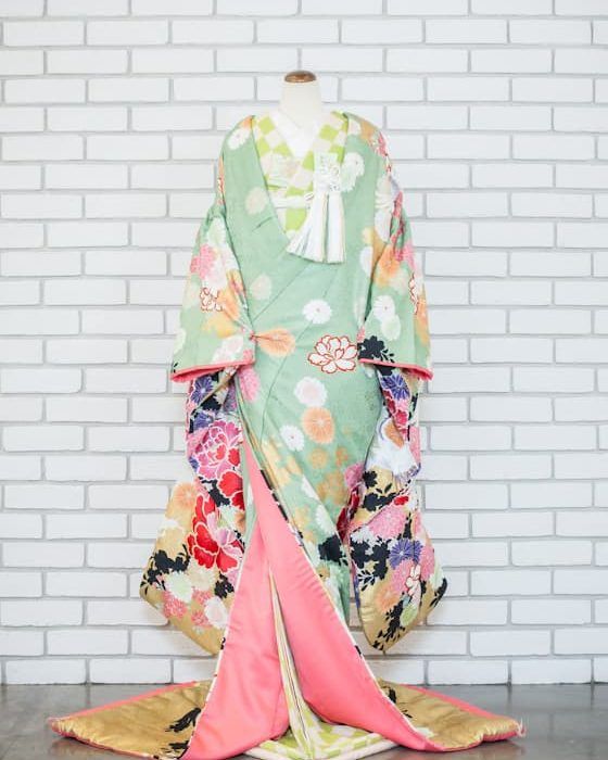 Eastern Fashion, Kagawa, Kimono Design, Japanese Outfits, Japanese Kimono, Japanese Style, Ball Dresses, Kimonos, Traditional Dresses