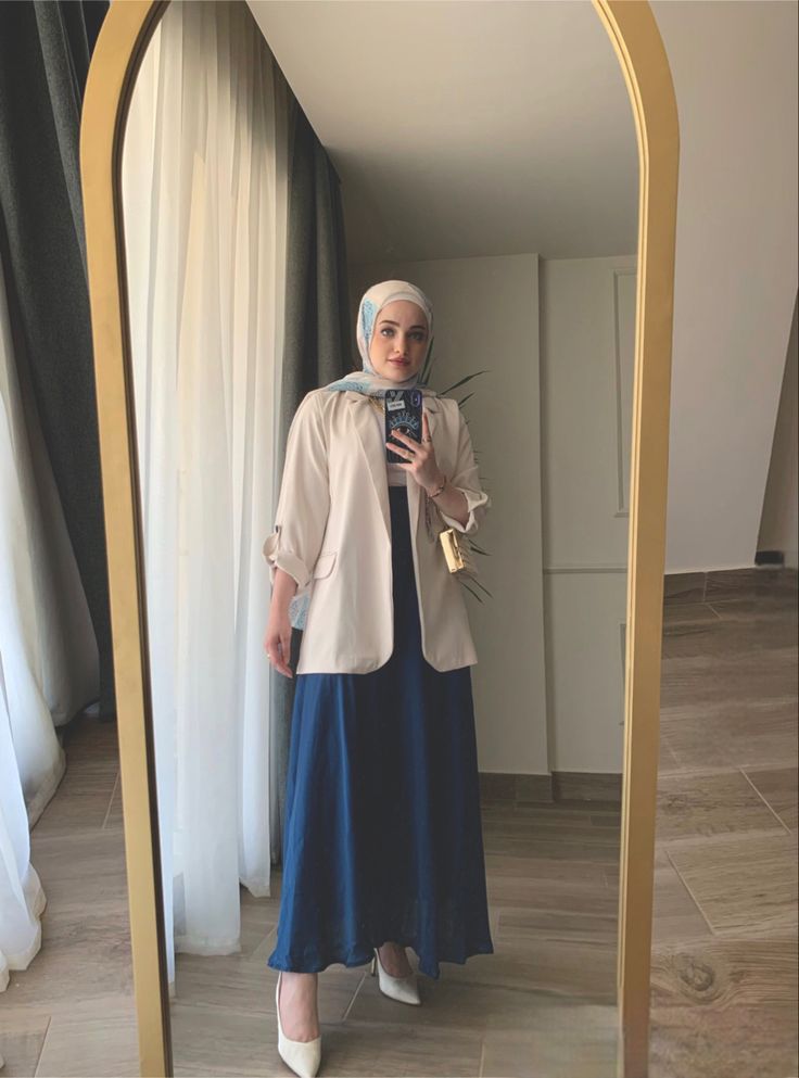 Blue Skirt Outfit Ideas Hijab, Dark Blue Skirt Outfit Ideas, Blue Skirt Outfit Hijab, Navy Blue Outfit Hijab, Navy Blue Hijab Outfit, Navy Blue Satin Skirt Outfit, Royal Blue Skirt Outfit, Dark Blue Skirt Outfit, Navy Blue Satin Skirt