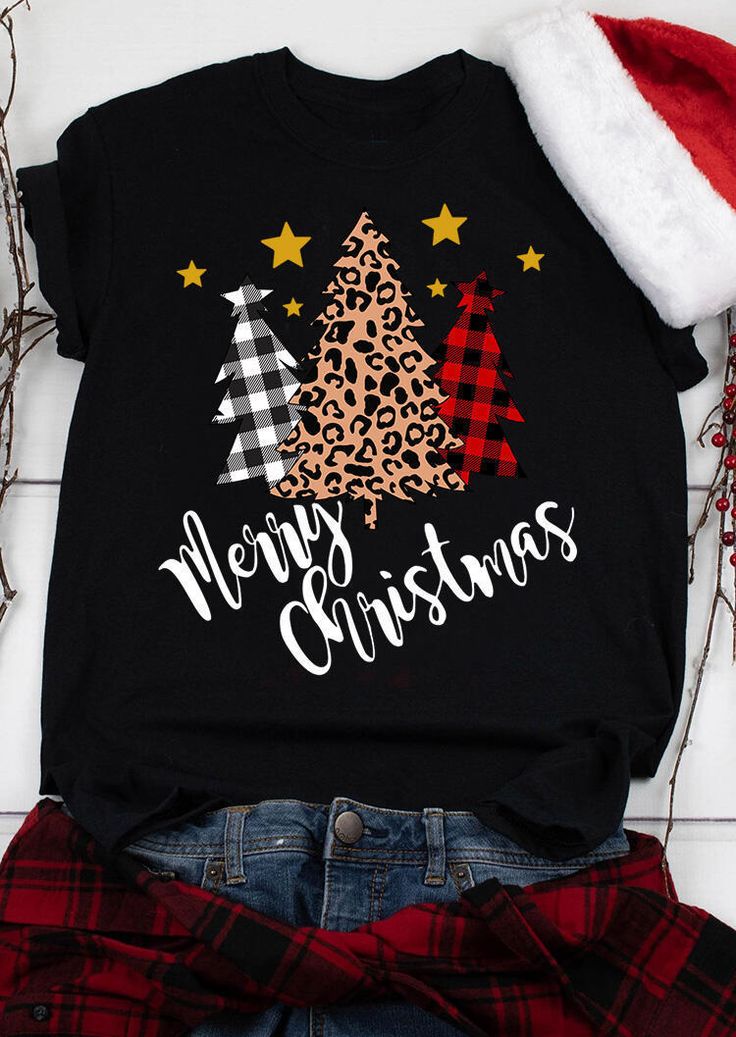 Christmas Tee Shirts, Plaid And Leopard, Vinyl Shirts, Diy Shirt, Plaid Christmas, Christmas Tees, Holiday Shirts, Inspiration Mode, Personalized T Shirts