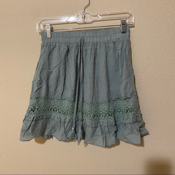 Waist: 13 In Length: 17 Gray Cotton Mini Skirt For Summer, Gray Beach Shorts For Spring, Gray Tiered Skirt Bottoms For Spring, Gray Tiered Skirt For Summer, Casual Gray Summer Skirt, Gray Tiered Summer Skirt, Summer Tiered Gray Skirt, Gray Lined Mini Skirt For Summer, Casual Gray Tiered Skirt