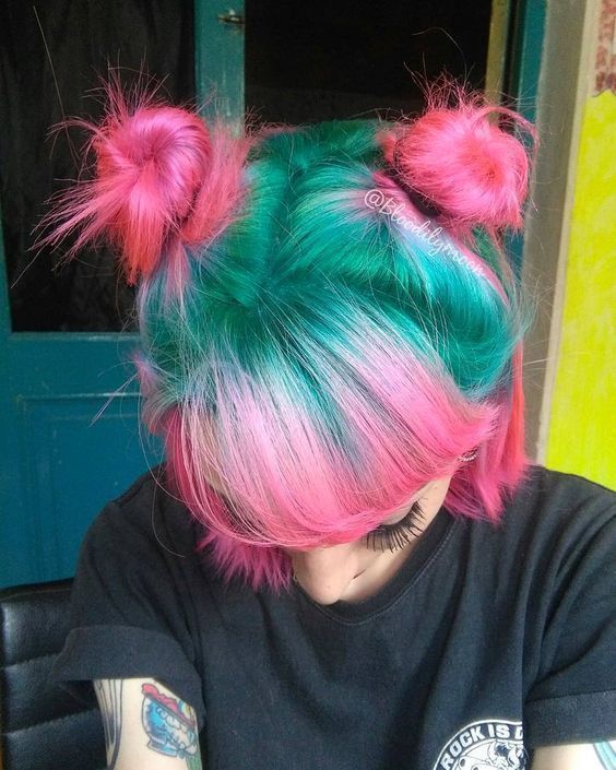 Indie Scene Hair, Dyed Hair Blue, Costume Noir, Turquoise Hair, Ombré Hair, Hair Color Pink, Trendy Hair Color, Short Hair Color, Scene Hair