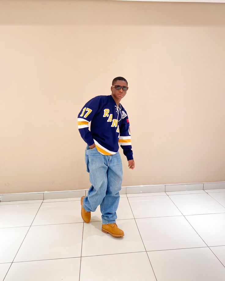 Timberland, baggy jeans, outfit men, nfl jersey, streetwear, fashion, fit Nfl Jersey Outfit Men, Timberlands Outfit Men, Baseball Jersey Outfit Men, Nfl Jersey Outfit, Baggy Jeans Outfit Men, Jersey Outfit Ideas, Timberland Outfit, Baseball Jersey Outfit, Jersey Streetwear