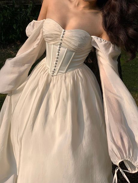 vintage, vintage style, cottagecore, fairycore, historical fashion, victorian, Edwardian, cottage aesthetic, fairy, parisian style, corset, dress, old fashion Era Victoria, Old Fashion Dresses, Prom Dress Inspiration, Dress Aesthetic, Fairytale Dress, Princess Wedding Dresses, Vestidos Vintage, Chiffon Prom Dress, Moda Vintage