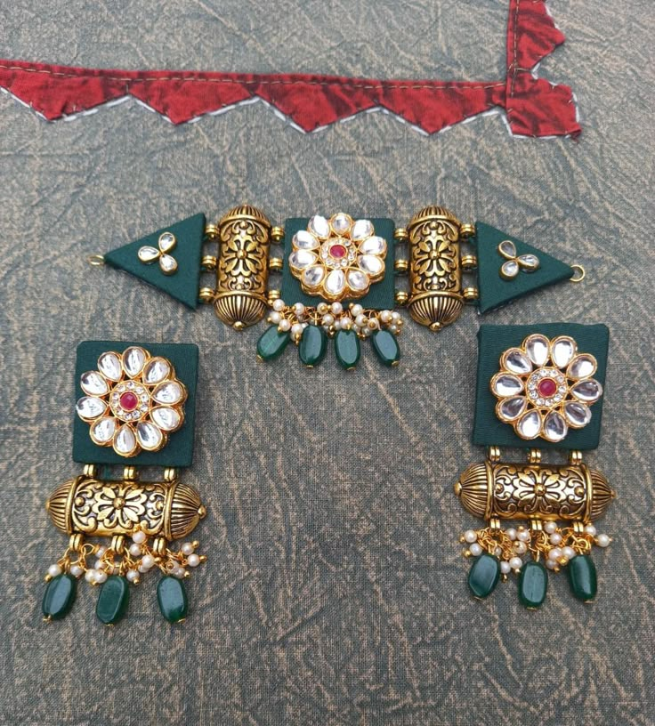 Fabric Choker Handmade, Cloth Jewellery Handmade, Diy Kundan Jewellery, Handmade Fabric Jewellery, Silk Thread Earrings Designs, Handmade Accessories Ideas, Textile Earrings, Flower Jewelry Designs, Terracotta Jewellery Designs