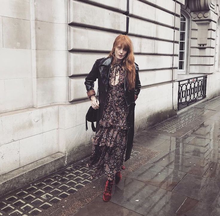 Florence Summer, Florence Welsh, Florence Welch Style, Dark Romanticism, Boho Street Style, Florence Welch, Pentatonix, Whimsical Fashion, Autumn Style