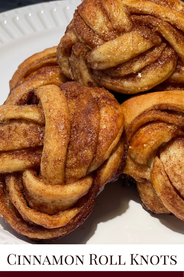 These cinnamon roll knots, filled with plenty of brown sugar-cinnamon filling are not only ridiculously tasty but beautiful and really, really fun to make! If you know how to braid, you can make these rolls! Gooey on the inside with crispy strips of dough on the outside, they are the perfect pastry! #cinnamonrolls #cinnamonknots #breakfastrolls #breakfastgoodies #breakfastrecipes #cinnamon #brownsugar #atxfoodie #brownsugarcinnamon #sweettreats #homemadebreakfast Knot Cinnamon Rolls, Cinnamon Sugar Knots, Cinnamon Roll Knots Recipe, Braided Cinnamon Roll Knots, Creative Cinnamon Rolls, Cinnamon Knots Recipes, Braided Cinnamon Roll, Cinnamon Twirls, Cinnamon Roll Knots