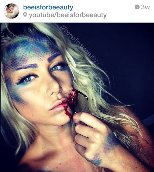 Hooked Mermaid Halloween makeup tutorial #beeisforbeeauty http://youtu.be/QqYoQFUTmI4 Mermaid Halloween Makeup, Scary Mermaid, Ariel Halloween, Mermaid Makeup Halloween, Makeup Zombie, Meme Costume, Halloween Make-up Looks, Mermaid Halloween, Makeup Tut