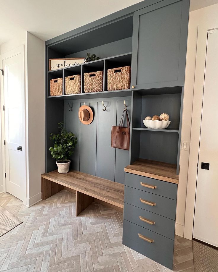 mudroom inspiration for home design Mudroom Cubbies, Mudroom Remodel, Mudroom Bench Ideas, Mudroom Cabinets, Laundry Room/mud Room, Mud Room Entry, Mudroom Lockers, Mudroom Organization, Mudroom Ideas