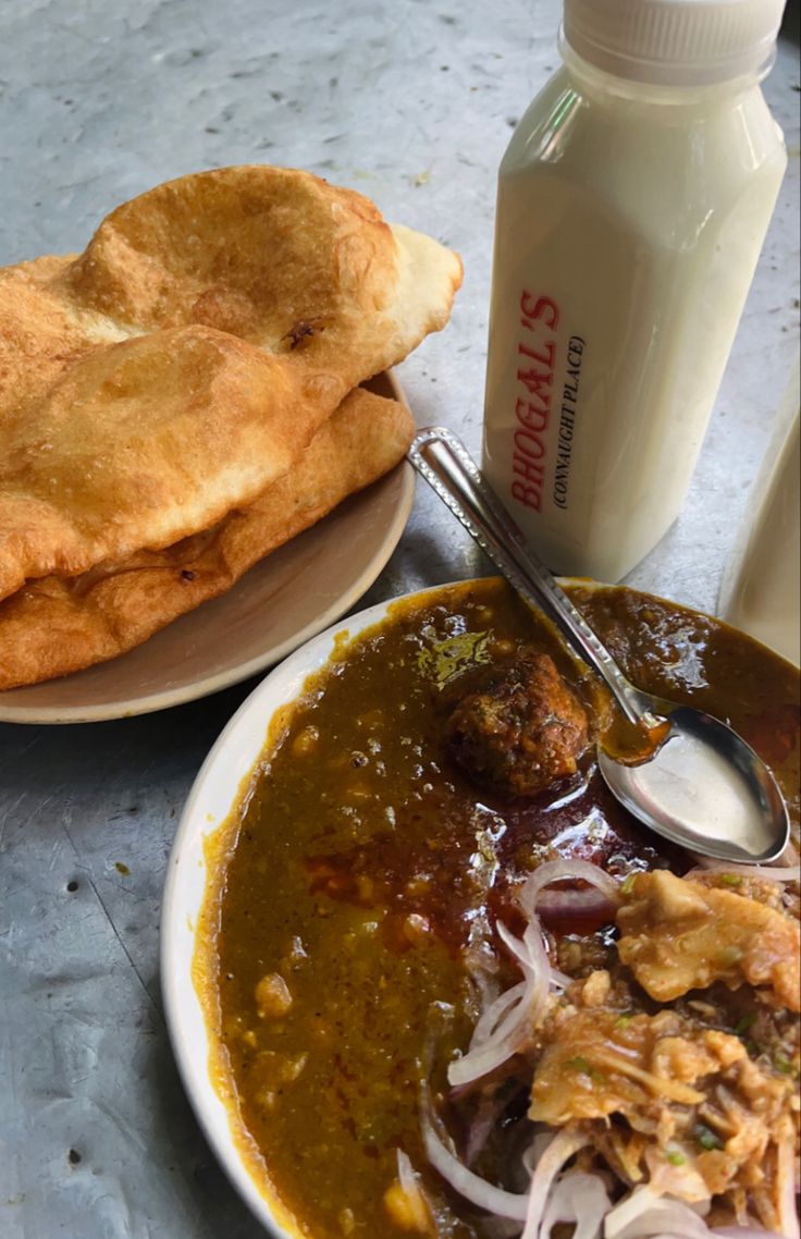 Bhogal ke Chole Bhature, Janpath, Connaught Place, New Delhi Connaught Place Delhi Snap, Connaught Place Delhi Aesthetic, Delhi Connaught Place, Delhi Places, Chole Bhature, Bride Floral, Connaught Place, Mood Instagram, Boom Boom