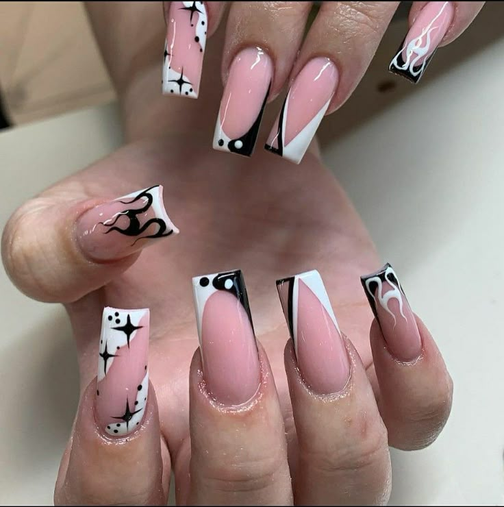 Black And White Nails Designs, Acrylic Overlay Nails, Yin Yang Nails, Ying Yang Nails, Valentines Nail Art Designs, Black And White Nail Designs, Nails Designs Ideas, Black And White Nail, Black And White Nail Art