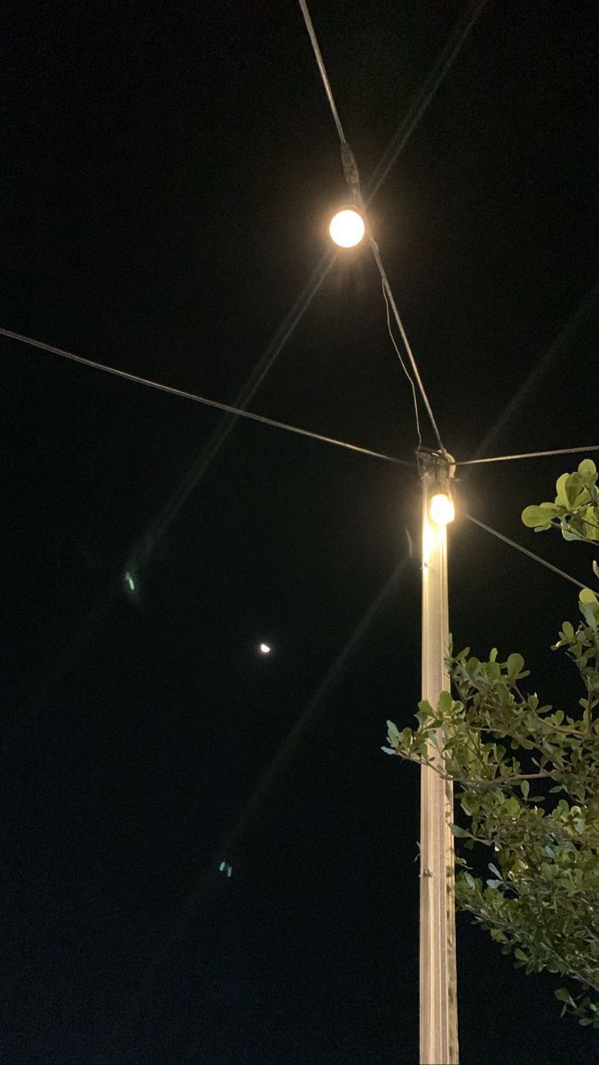 Street light , night snap Night Walking Aesthetic, Feminine Wallpaper, Night Snap, Bus Skin Design, Street Pics, Street Pictures, Snap Streak Ideas Easy, Best Snapchat, Lord Photo