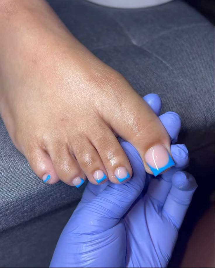 Blue Tip Pedicure, Double French Tip Toes, Blue Feet Nails, Blue Toe Nails Ideas, French Tip Toes Acrylic Toenails, 2000s Pedicure, Blue Toenails With Design, Toe French Nail Designs, Blue Acrylic Toe Nails