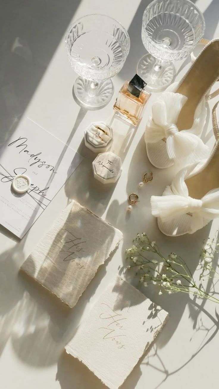 bridal party proposal ideas, bridesmaid gift, bridesmaids boxes, bridesmaids proposal ideas Wedding Rings Detail Shots, Small Details Wedding Photos, Ring Detail Shots Wedding, Detail Wedding Pictures, Bride Detail Shots, Bridal Necessities, Bridal Flatlay, Bridal Getting Ready Pictures, Details Shots Wedding