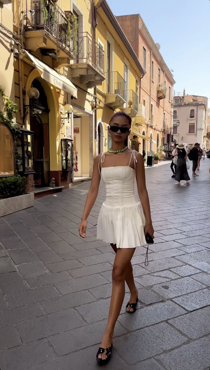 Summer Outfits Spain Street Styles, Tourist Fits, Summer 2024 Outfits Trends, Summer Looks 2024, 2024 Summer Trends, Milan Outfits Summer, Paris Outfit Summer, Latest Summer Trends Outfits, Outfits For France