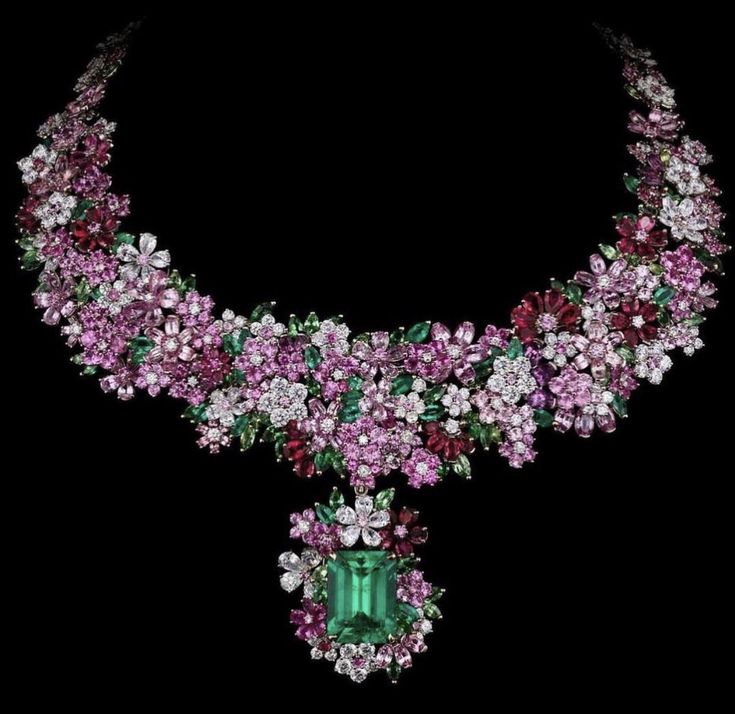 Flower Diamond Necklace, Dior Floral, Victoire De Castellane, Haute Jewelry, Dior Necklace, Neck Pieces Jewelry, Expensive Diamond, Expensive Jewelry Luxury, Luxe Jewelry