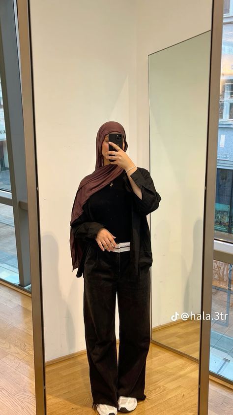 Hijabi Outfits School, Brown Hijab Outfit, Hijabi Aesthetic Outfits, Aesthetic Outfits Hijab, Hijab Fashion Style, Outfit First Day Of School, Brown Hijab, School Outfits Fall, Outfits Fall Aesthetic