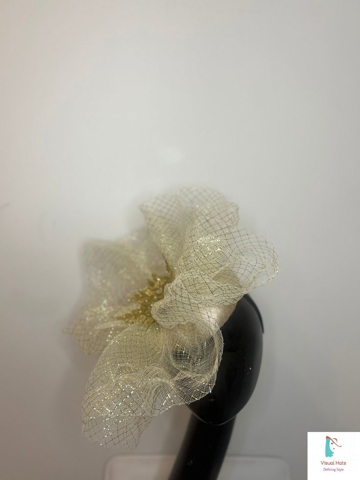 Elegant Handmade Fascinator Hat - Perfect for Weddings, Parties, and Special Occasions Add a touch of elegance to your outfit with this stunning handmade fascinator hat. Crafted with meticulous attention to detail, this unique headpiece features delicate feathers, fine netting, and intricate embellishments that exude sophistication and style. Ideal for weddings, garden parties, or any special event, this fascinator is designed to make you stand out in the most graceful way. **Features - Handcraf Elegant Adjustable Hair Accessories For Formal Events, Kentucky Derby Party Headband Fascinator, Royal Ascot Headband Fascinator For Event, Royal Ascot Headband Fascinator, Royal Ascot Event Headband Fascinator, Chic Kentucky Derby Headband Fascinator, Chic Mini Hat Headband For Party, Adjustable Headband Fascinator For Ceremonies, Evening Headband Fascinator For Kentucky Derby