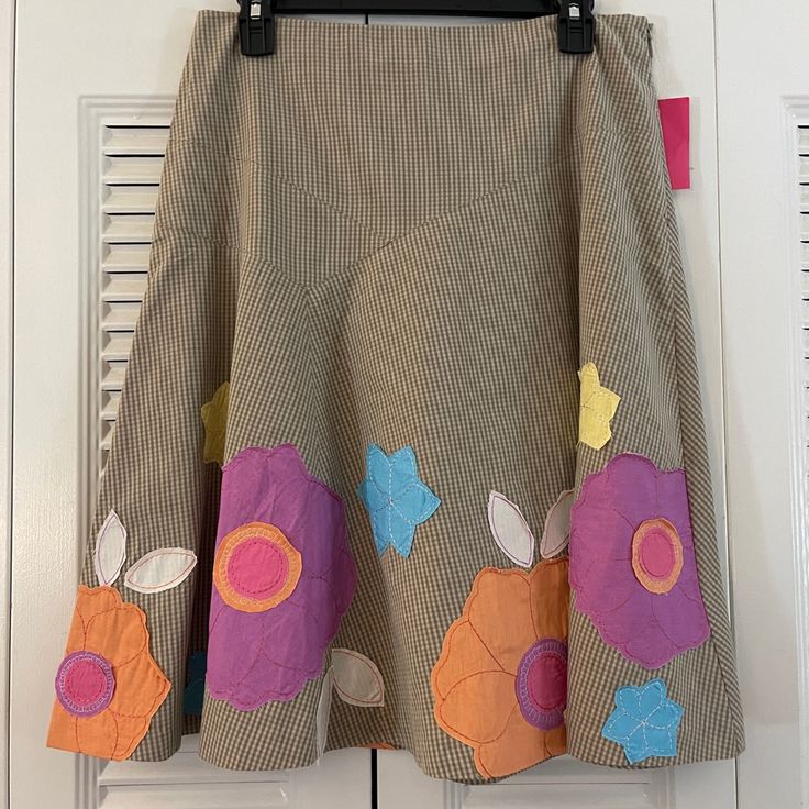 This Beautiful Sunny Leigh Floral Skirt Has Gorgeous Embroidery. Waist 16” Length 24” Side Zipper. 100% Cotton. Perfect For Year Round Wear. Spring Embroidered Beige Skirt, Beige Patchwork Skirt For Spring, Fitted Brown Skirt For Spring, Brown Fitted Skirt For Spring, Spring Fitted Skirt With Patchwork, Spring Fitted Patchwork Skirt, Spring Mini Skirt In Brown, Brown Mini Skirt For Spring, Spring Brown Patchwork Skirt