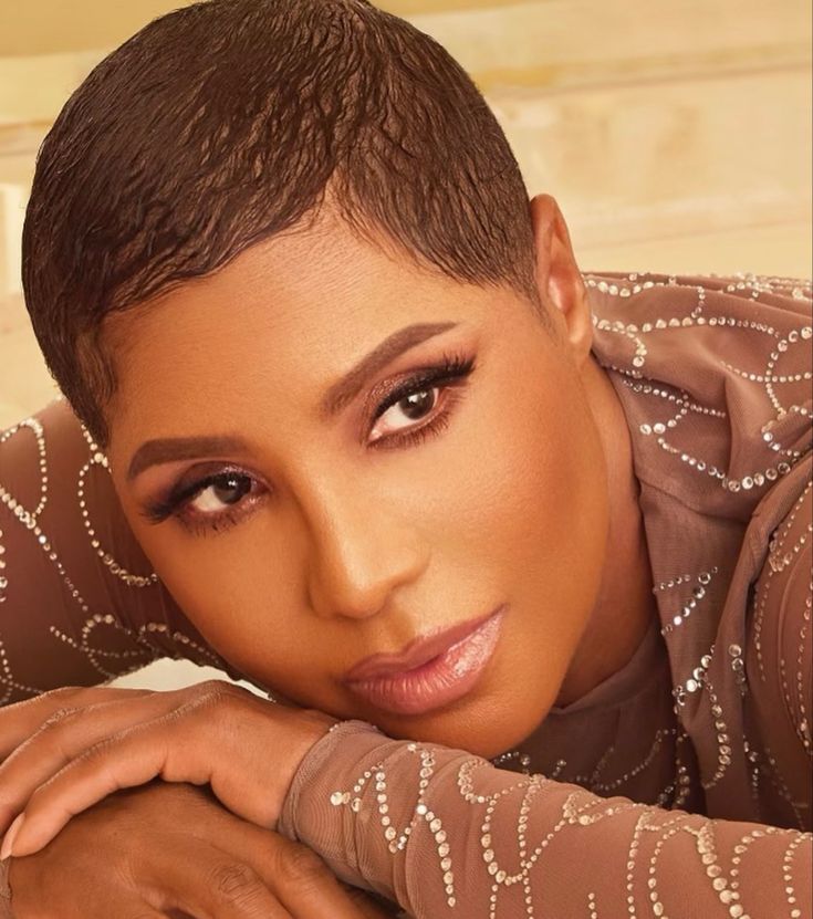 Kim Hair Color, Toni Braxton Short Hair, Female Wavers, Very Short Hair Styles, Low Cut Hairstyles, Super Short Pixie, Short Relaxed Hairstyles, Black Women Short Hairstyles, Black Hair Short Cuts