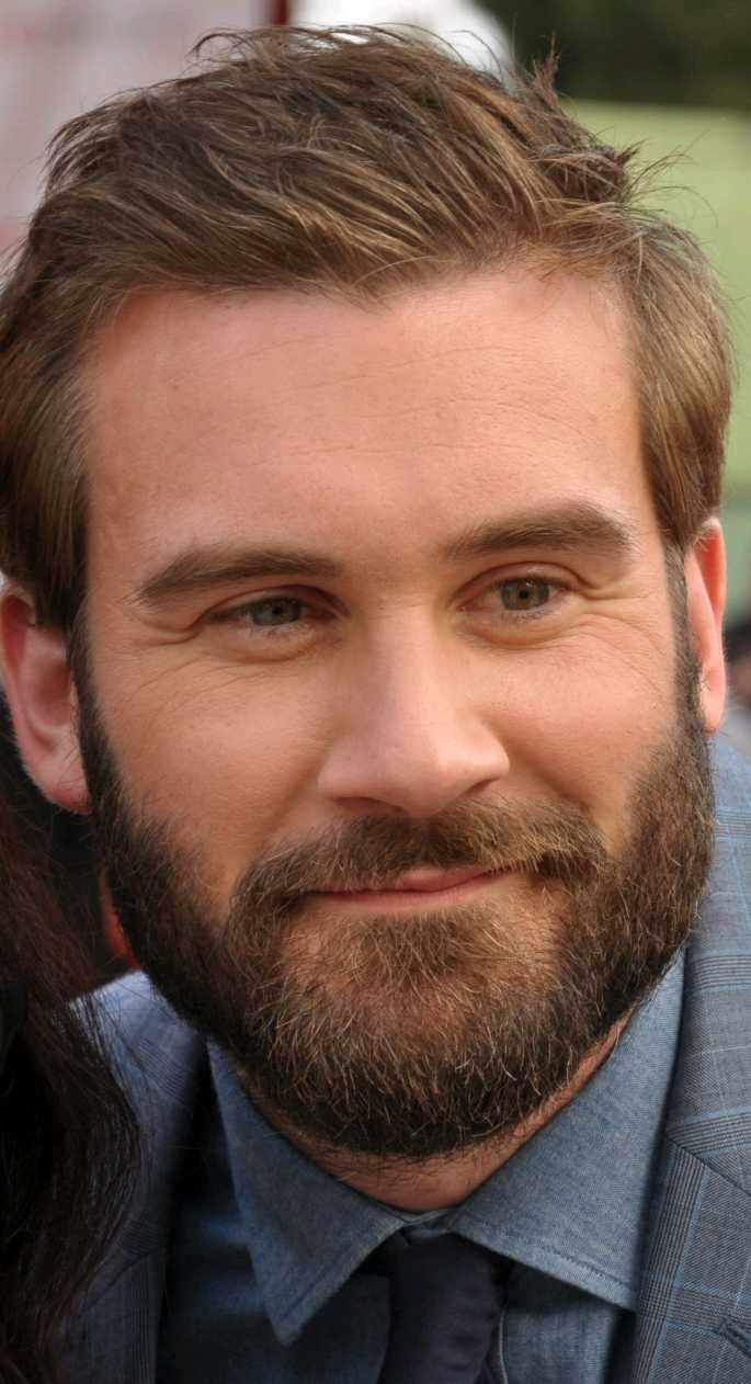 Guy Brown Hair, Rollo Vikings, Clive Standen, Brown Beard, Redhead Men, Zero Hour, White Guy, White Hair Color, Ginger Men