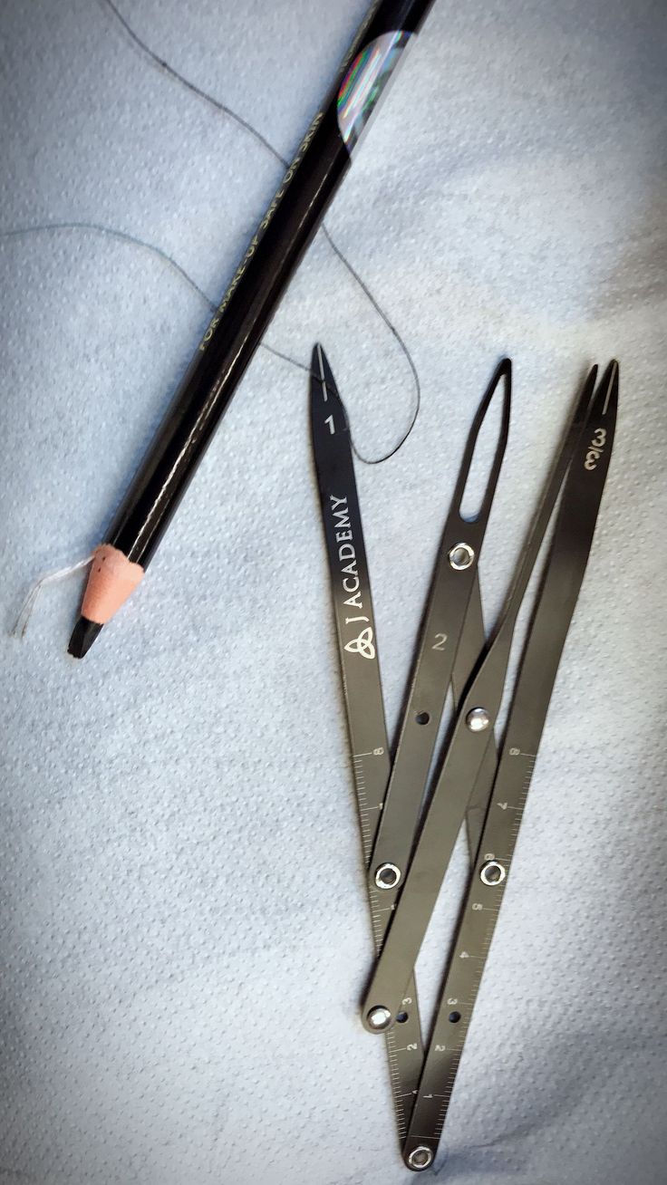 Phibrows Microblading Photography, Microblading Aesthetic Instagram, Microblading Eyebrows Logo, Phibrows Logo Design, Microblading Aesthetic, Brow Salon Ideas, Brow Technician, Esthetician Room Supplies, Eyebrow Images