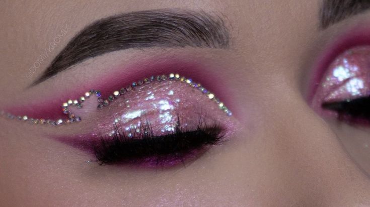 Pink Sparkly Makeup Looks, Mandie Core, Euphoria Pink Makeup, Black And Pink Makeup Looks, Pink Euphoria Makeup, Pink Y2k Makeup, Y2k Make Up, Pink Birthday Makeup, Pink Sparkly Makeup