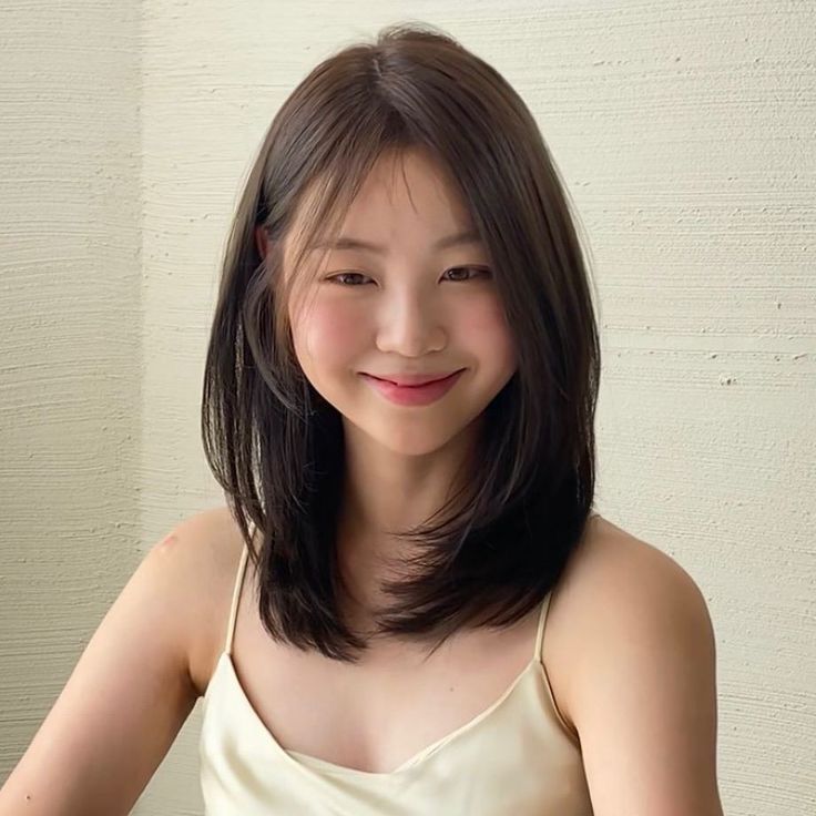 Pretty Hair Cuts, Hair Style Korea, Hair Inspiration Long, Layered Haircuts For Medium Hair, Asian Short Hair, Hair Inspiration Short, Hairstyles For Layered Hair, Shot Hair Styles, Hair Stylies