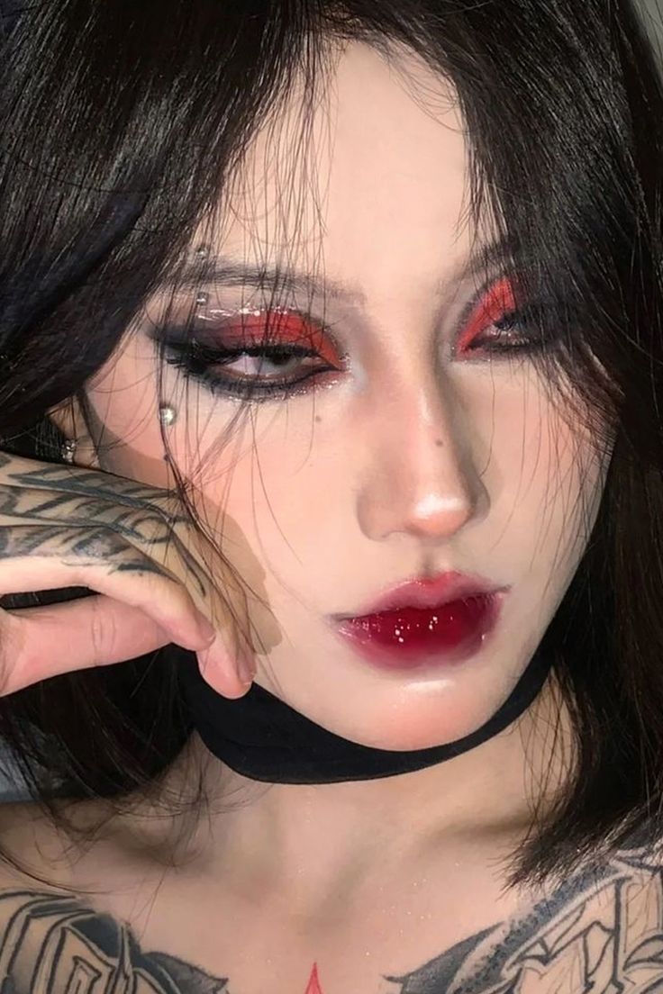 Medieval Makeup Aesthetic, Fancy Alt Makeup, Villain Makeup Aesthetic, Goth Party Makeup, Villan Makeup Looks, Dark Fairycore Wedding, Villain Era Makeup, Dark Princess Makeup, Which Make Up