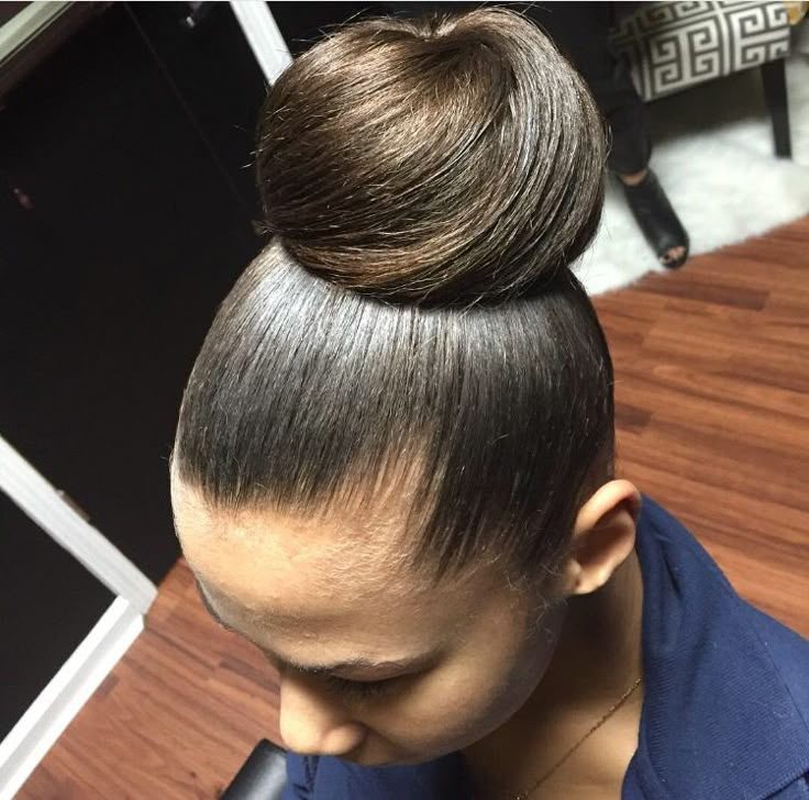 Elegant Bun Hairstyles Classy, Elegant Bun Hairstyles, Hairstyles Classy, Trendy Bun, Black Hair Bun, Black Hair Updo Hairstyles, Natural Hair Bun Styles, Hairstyles For Ladies, Elegant Bun