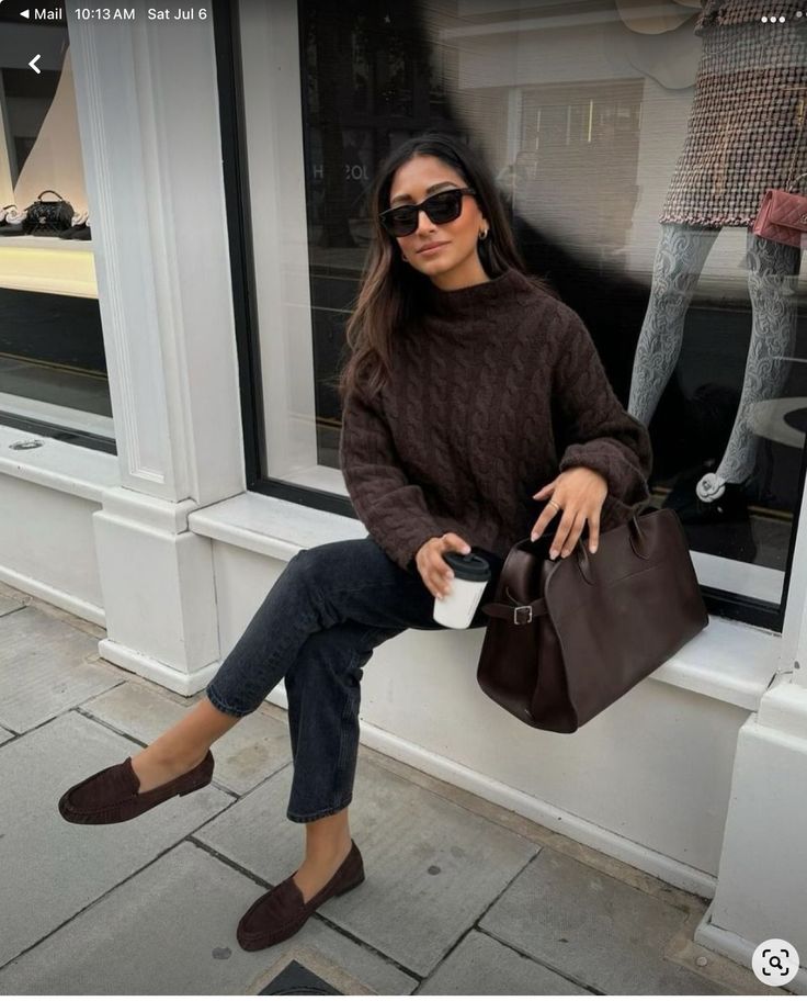 Tods Loafers Women Outfit, Brown Loafers Outfit, Brown Loafers Outfit Women, Loafers Women Outfit, Knit Sweater Outfit, Money Outfit, Mom Fashion, Corporate Outfits, Ladies Turtleneck Sweaters