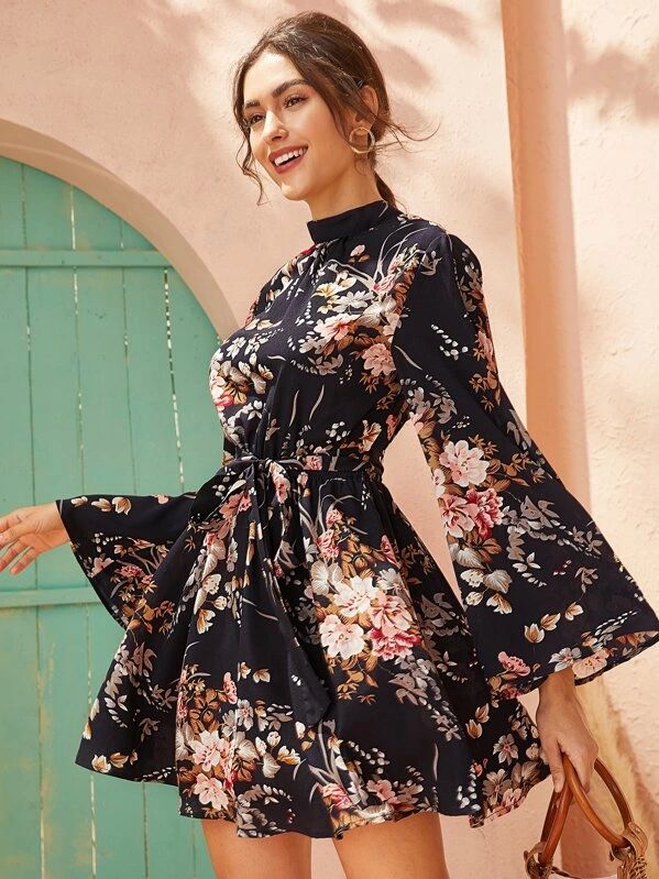 Elegante Casual, Fashion Attire, Tea Dress, Classy Dress, Looks Vintage, Belted Dress, Stylish Dresses, Floral Print Dress, Pretty Dresses