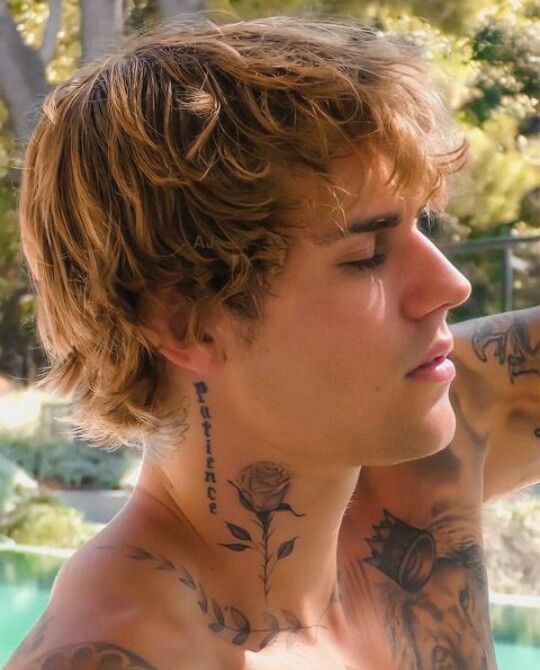 Surfer Hair, Brown Hair Men, Justin Bieber Style, Justin Bieber Wallpaper, Justin Bieber Pictures, I Love Justin Bieber, Love Justin Bieber, Corte De Cabelo Masculino, Boys Haircuts