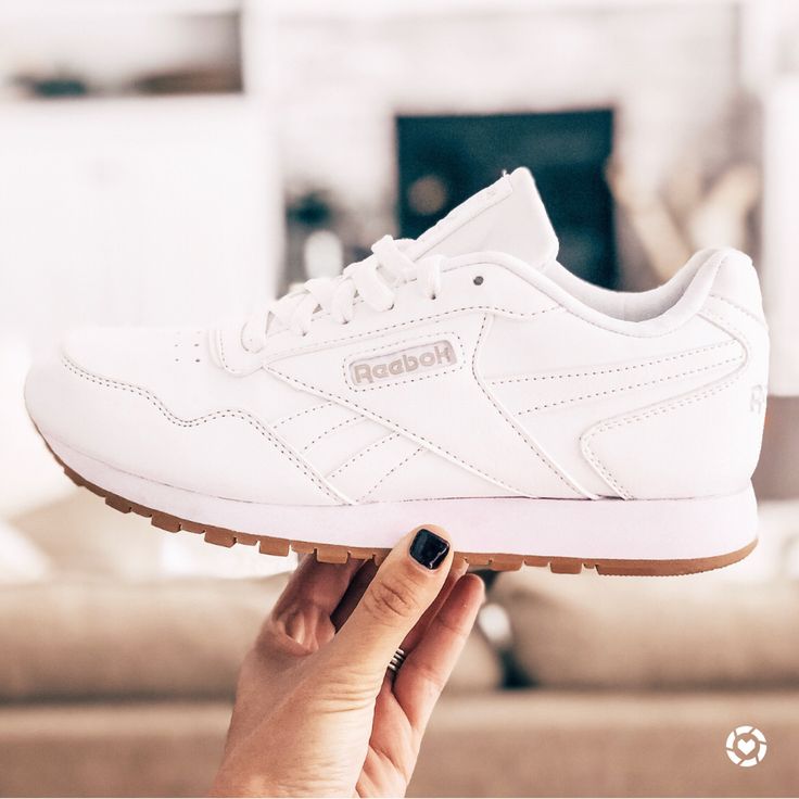 White Rebook Shoes Outfit, White Rebook Shoes Outfit Women, Reebok Womens Shoes, Rebock Shoe Outfit, Classic Reebok Shoes Outfit Women, Reebok Shoes Outfit Woman, Reebok Outfit Woman, Casual Sneakers Outfit, Reebok Shoes Outfit