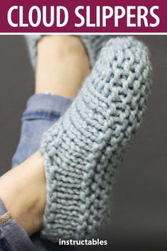 there is a woman's legs wearing knitted slippers with text overlay that reads, how to crochet the cloud slippers