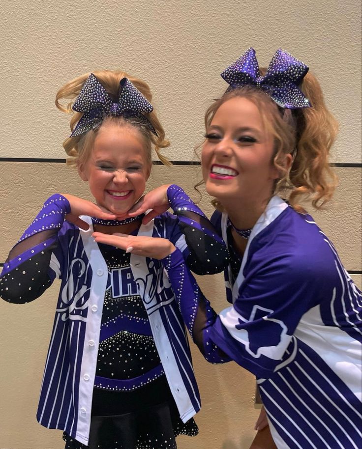 Cheer High Ponytail, Cheer Competition Makeup, Cheer Competition Hair, Competition Makeup, Cheer Makeup, Gym Pictures, Cheer Picture Poses, Competition Hair, Cheer Hair